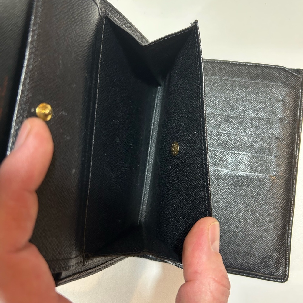Louis Vuitton Porte Tresor International wallet in black Epi leather - Picture 9 of 16